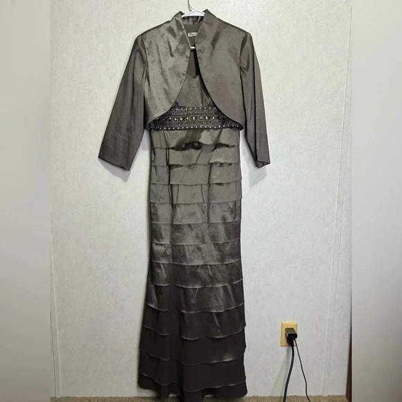 ELIZA J Gray 2 Piece Beaded Multi-Tiered Gown Dress Mother of Bride Womens Sz 8 - Picture 6 of 16